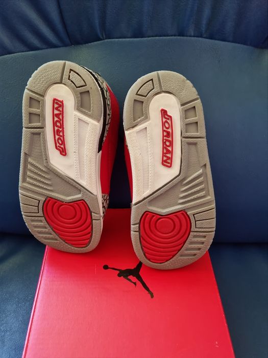 Adidasi Nike Jordan marimea 25