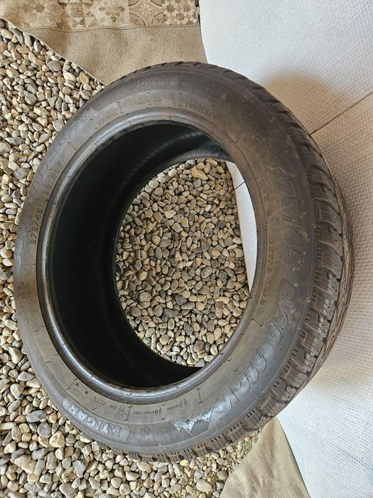 Se vinde anvelope marca Tigar. 275/45/R20.