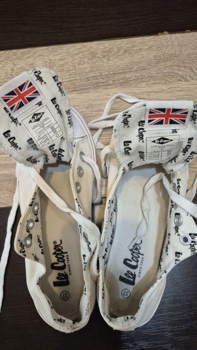 Tenesi Lee Cooper 37