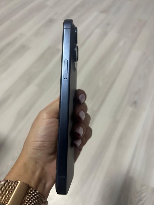 Vand iPhone 15 Pro Max