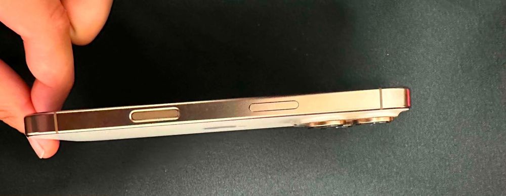 Iphone 16 pro auriu