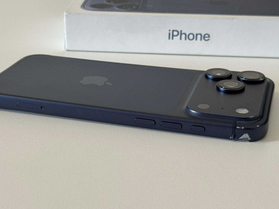 Бартер! iPhone 17 Pro Max Deep Blue (Син) 10 Цикъла.
