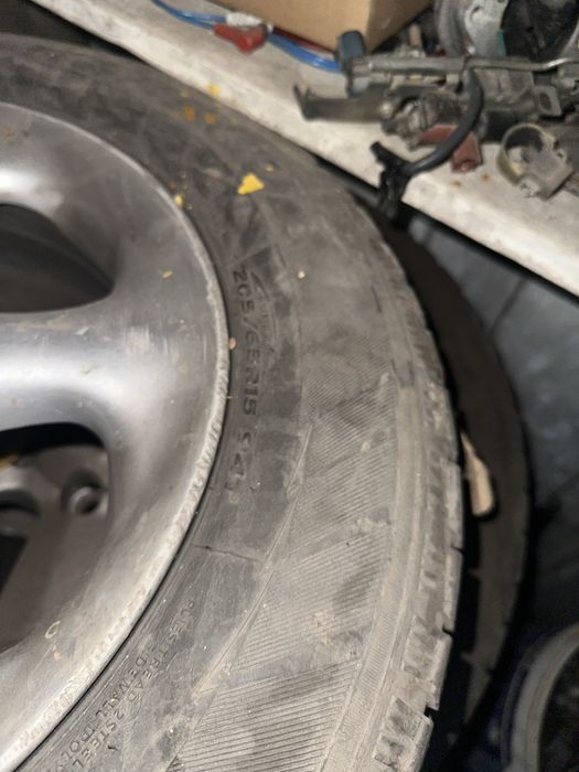 Продам шины с шипами