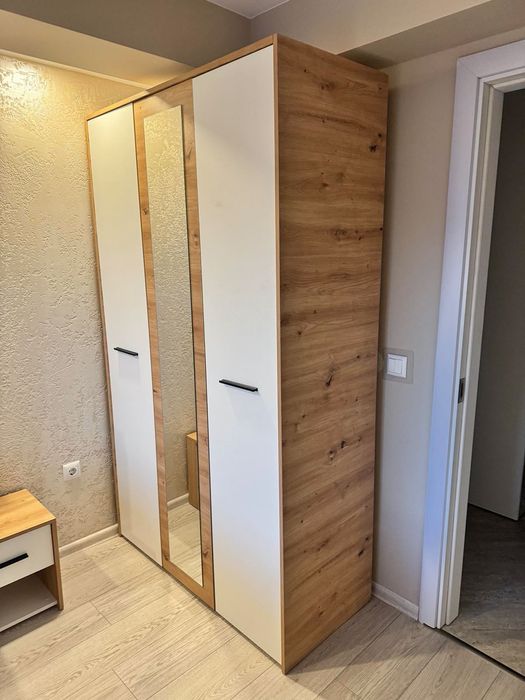 Обзавеждане за спалня - гардероб, скрин, нощни шкафчета