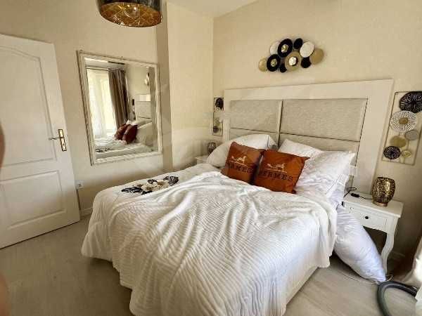 Продава се Тристаен апартамент в Пловдив, Център - 120 кв.м за 2542 €/кв.м - Снимка #1