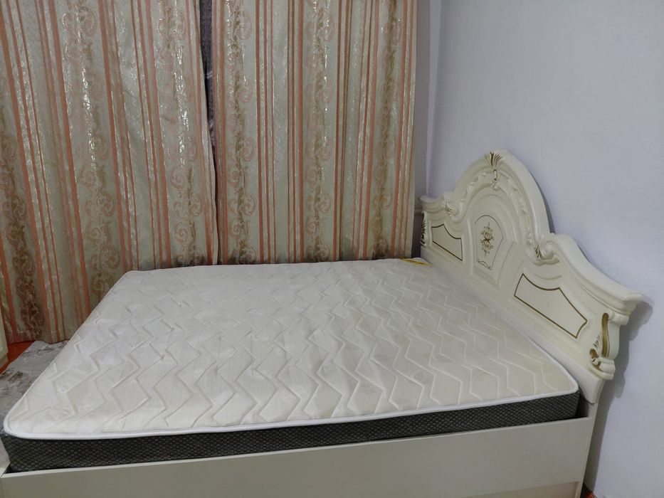 Спальный кровать