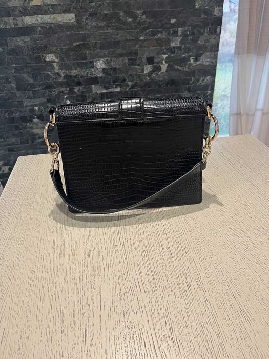 Черна дамска чанта