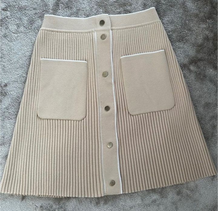 Fustă mini, Maje. S