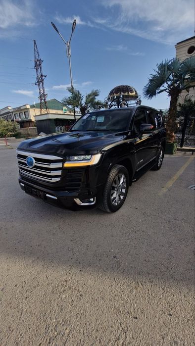 Toyota Land Cruiser 300 VXGR 2022 yil японка матор 35 турбина фул пази