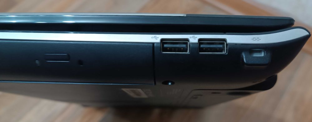 Продам ноутбук Samsung NP300E5Z