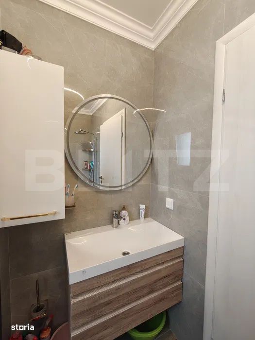 Apartament lux, 3 camere, 71 mp, parcare, etaj intermediar, zona Vivo