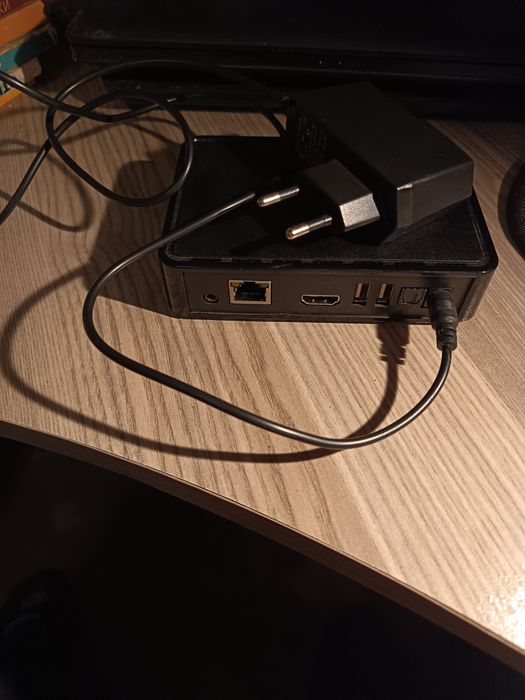 Тв Бокс IPTV SET TOP BOX TH100 Приемник за интернет и телевизия