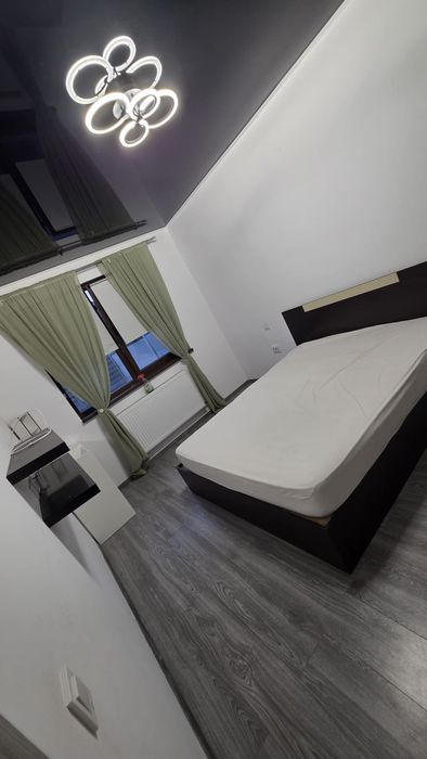 Apartament cu 2 camere de inchiriat, curte și loc de parcare inclus!