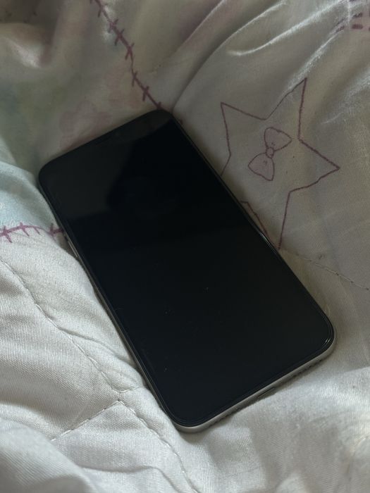 Продам айфон х ..
