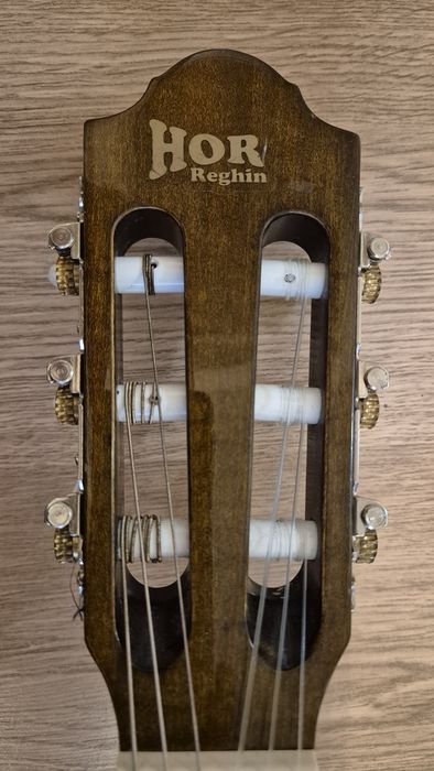 Vând chitară Hora Reghin 1/2