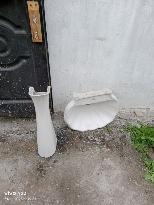 Раковина с пьедесталом