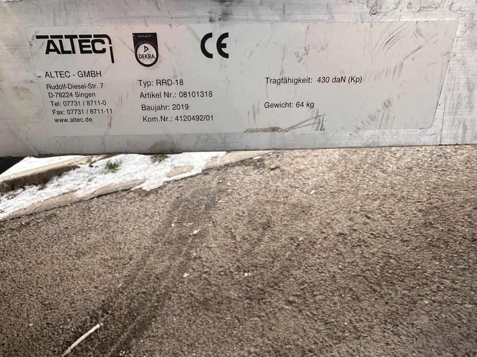 De vânzare rampă aluminiu pt rastele sau persoane cu dizabilități.