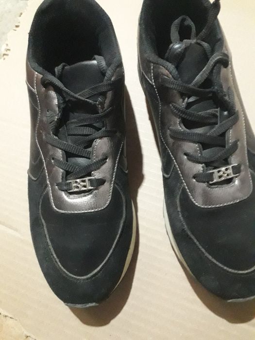 Продается кроссовки 40 размера; б/у