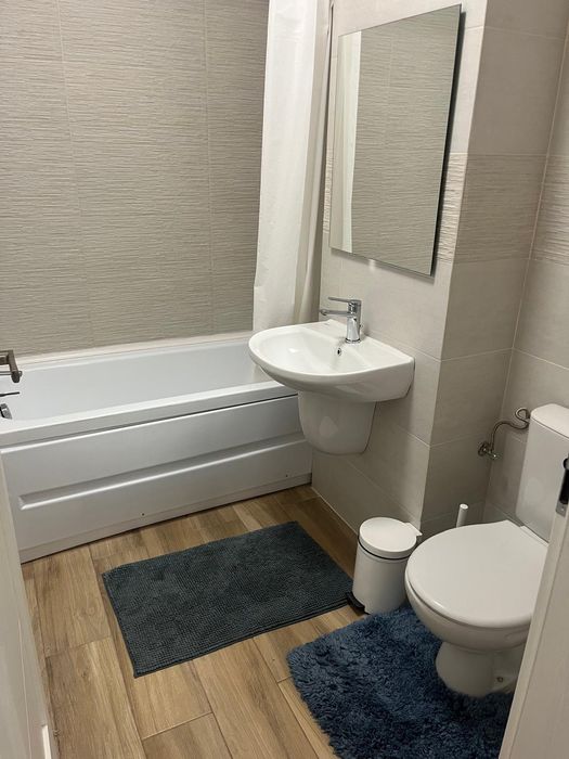 Închiriez garsonieră exigent faza 4 cu loc parcare