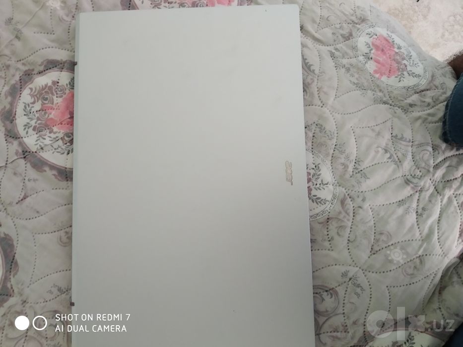 Kampyuter srochni sotiladi  acer aspire 3