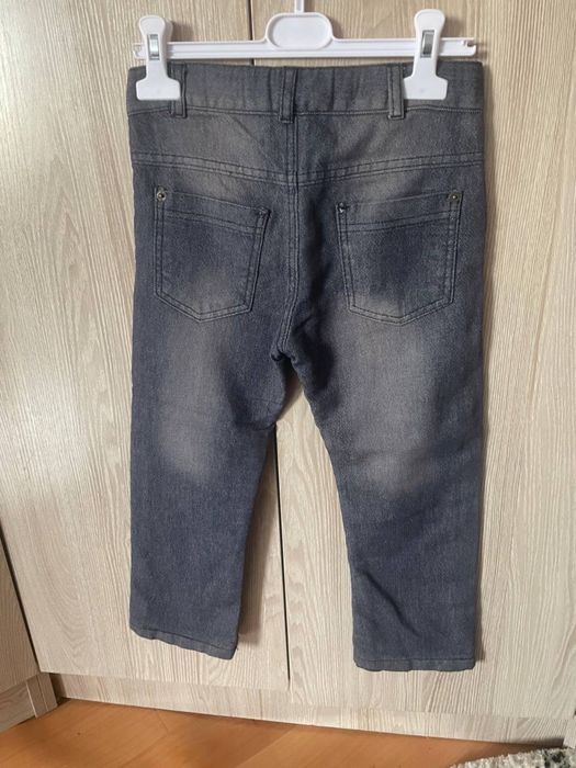 Тройка тренч джинсы и рубашка