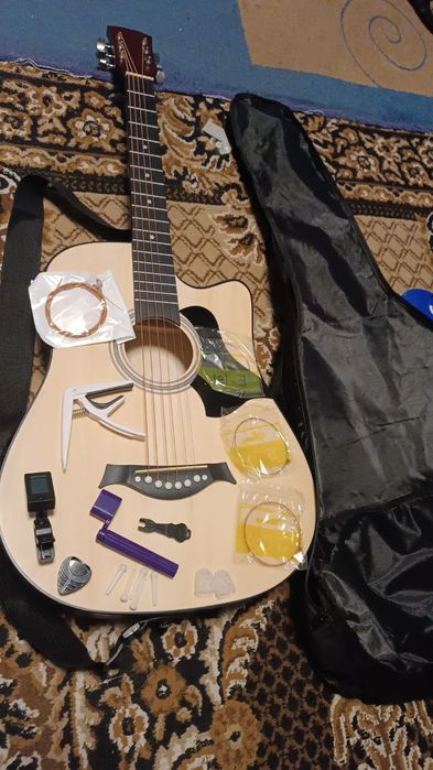 Продам гитару в отличном состоянии