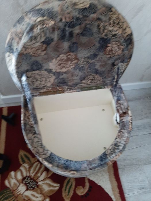 Продам Пуфик для спальни