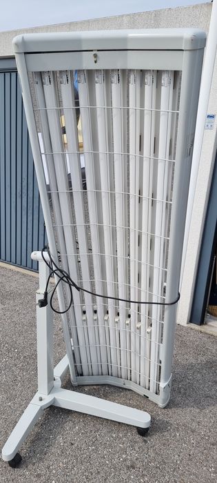 Solar cu neoane de rezerva