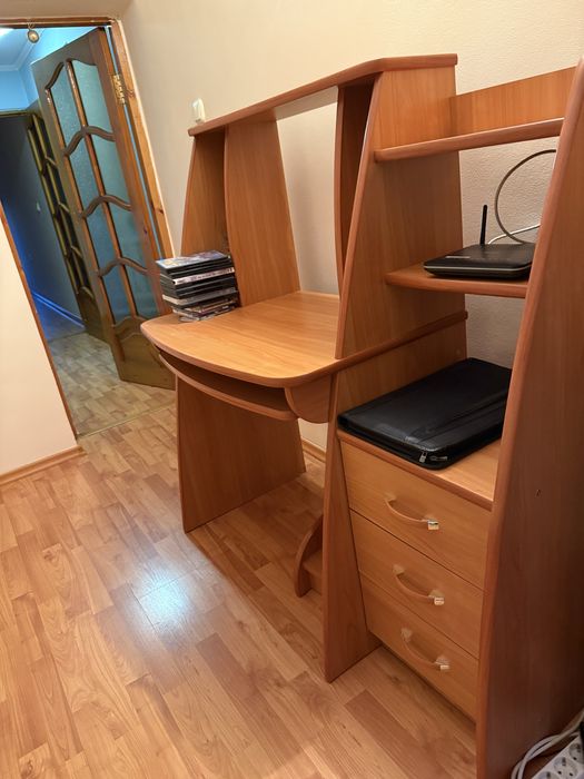 Стол компьютерный