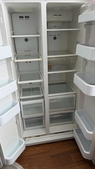 Холодильник Samsung двухдверный