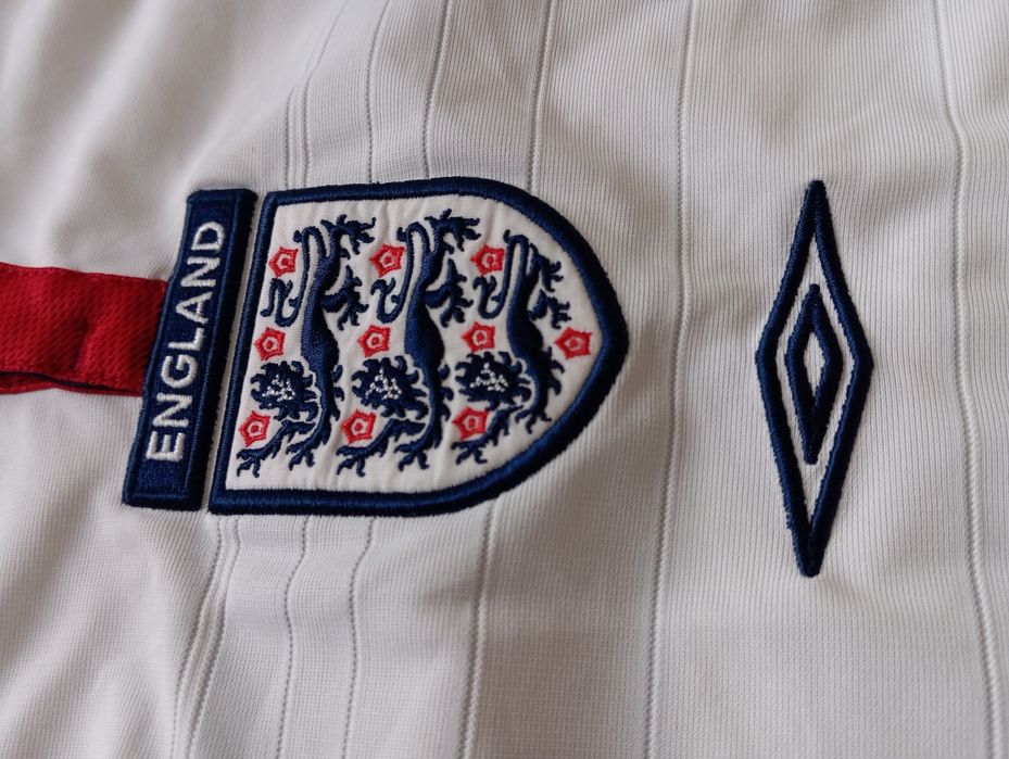 Оригинални тениски на Англия и Барселона