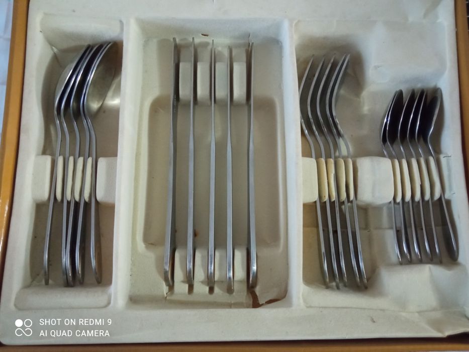 Продаётся набор ложек и вилок