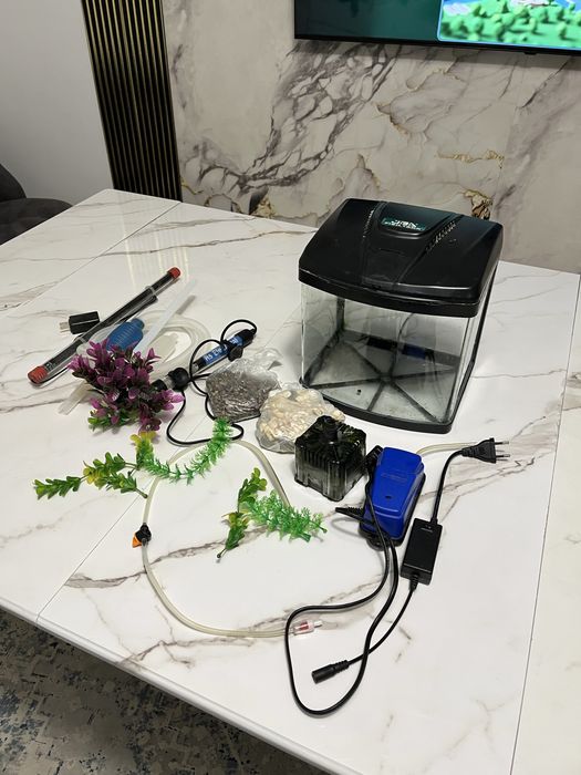 Продам аквариум с аксессуарами