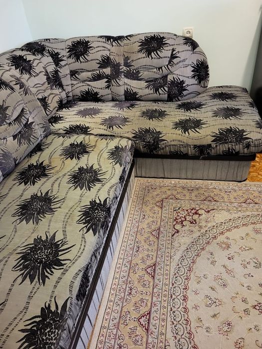 Диван серый угловой