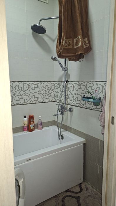 Юнусабад 9 квартал. Продается квартира 1/4/5