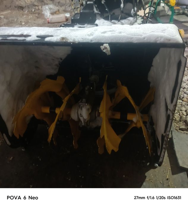 Продам снегоуборщик