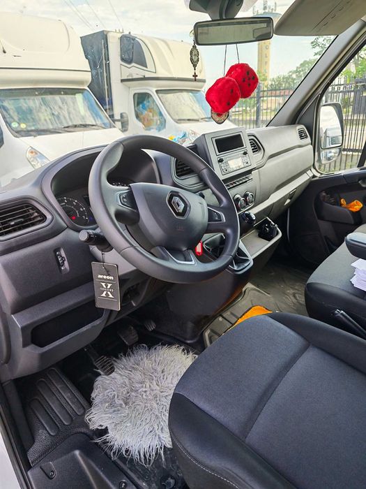 Vand Renault Master cu prelata si lift