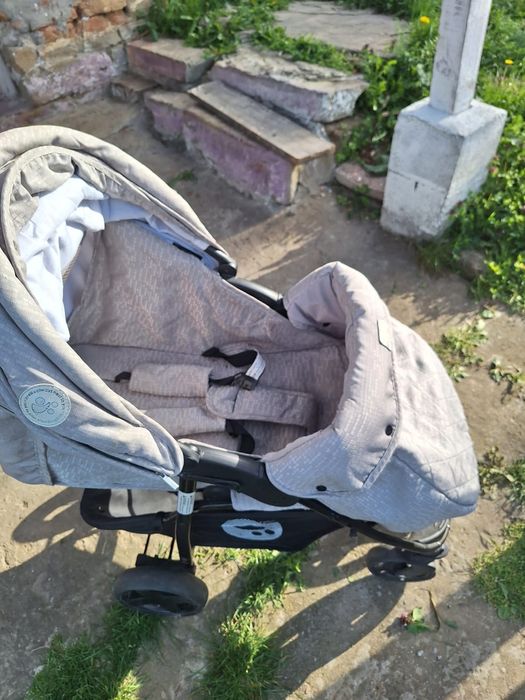 количка за бебе...