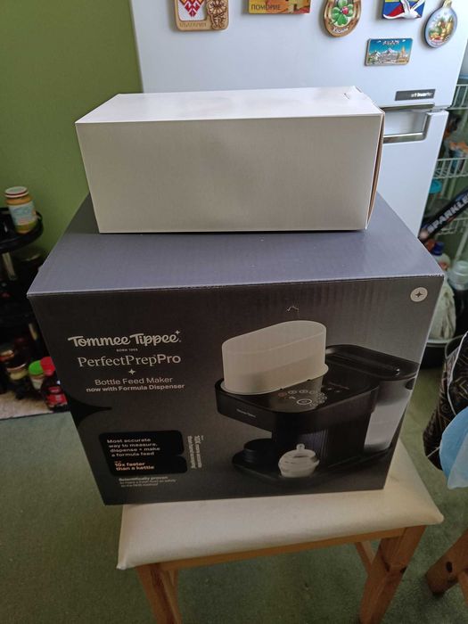 Машина за приготвяне на адаптирано мляко Tommee Tippee – Perfect Prep Pro, черна