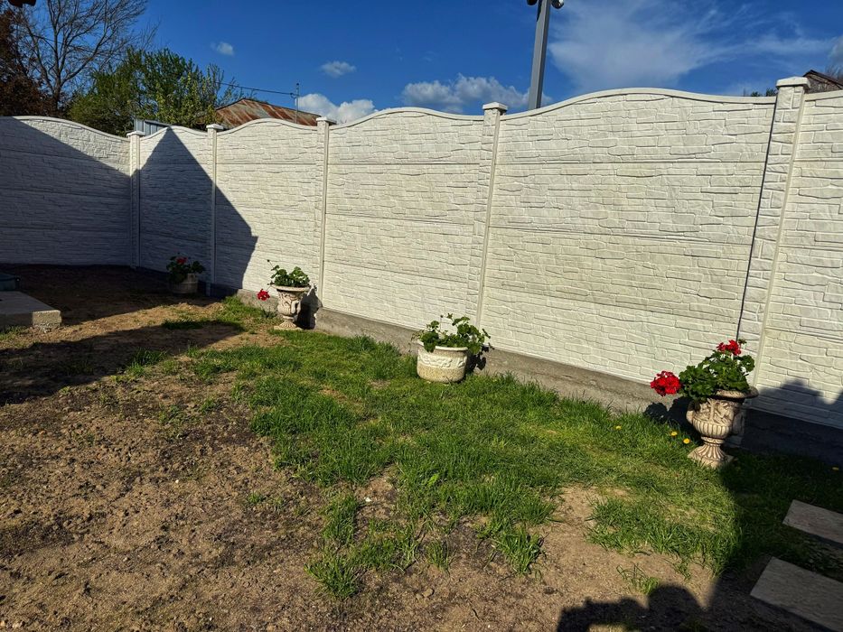 Gard din placi de beton