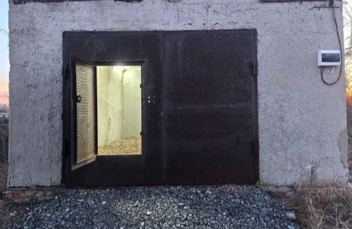 Продам большой гараж