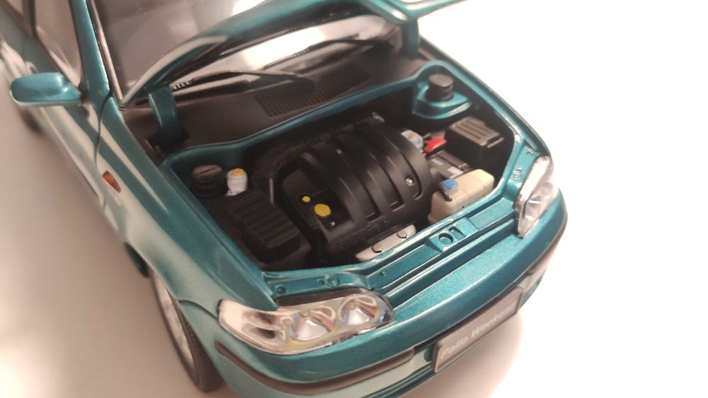 Macheta 1:18 Fiat Palio Weekend Combi ELX SpeedGear 1.3 16v MCW 1999