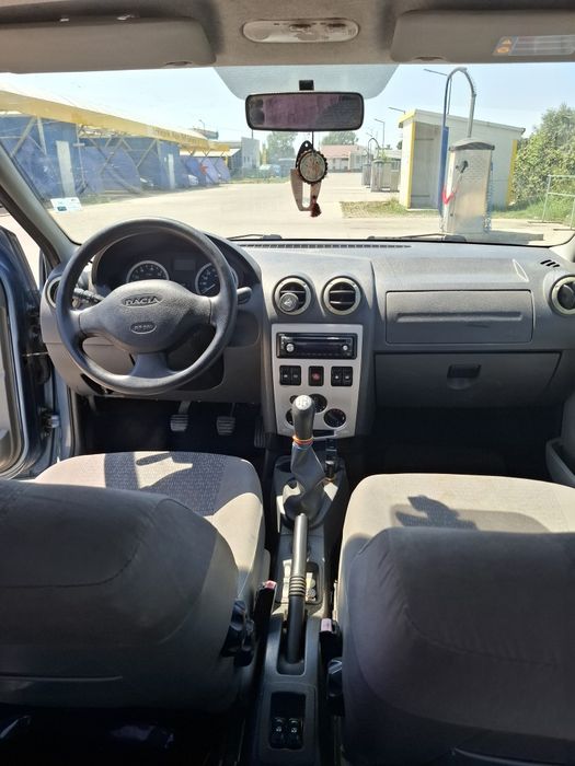 Vând Dacia Logan 1.6
