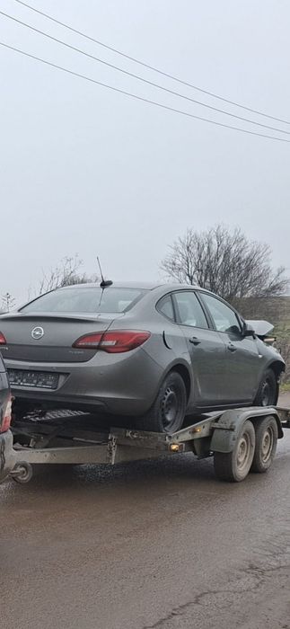 Dezmembrez astra j