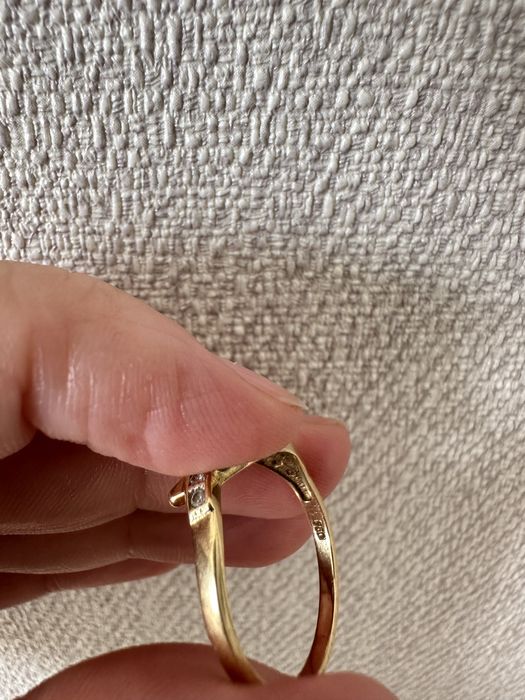 Золотое кольцо с брилиантом