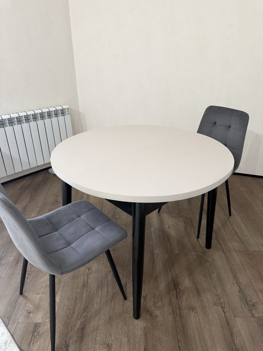 Кухонный обеденный стол