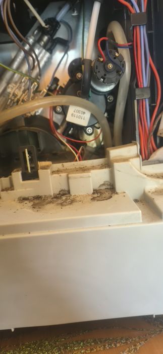 Atelier pentru repararea și igienizarea espressoarelor de cafea