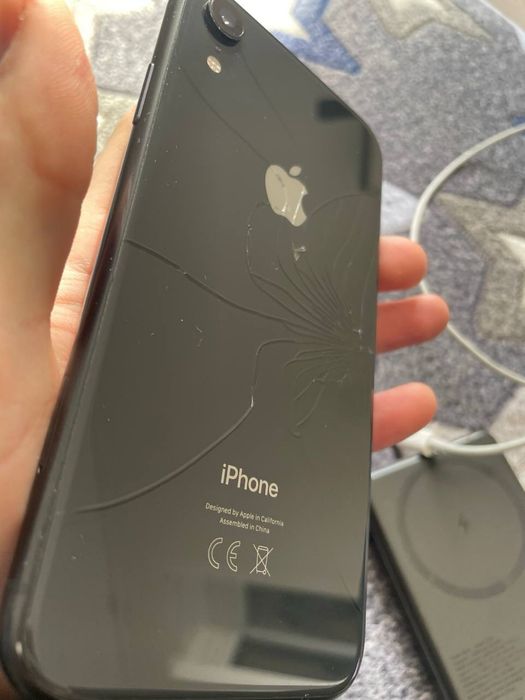Продам IPhone XR
