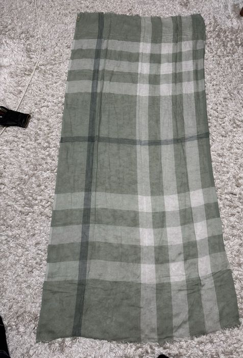 Esarfa burberry Noi