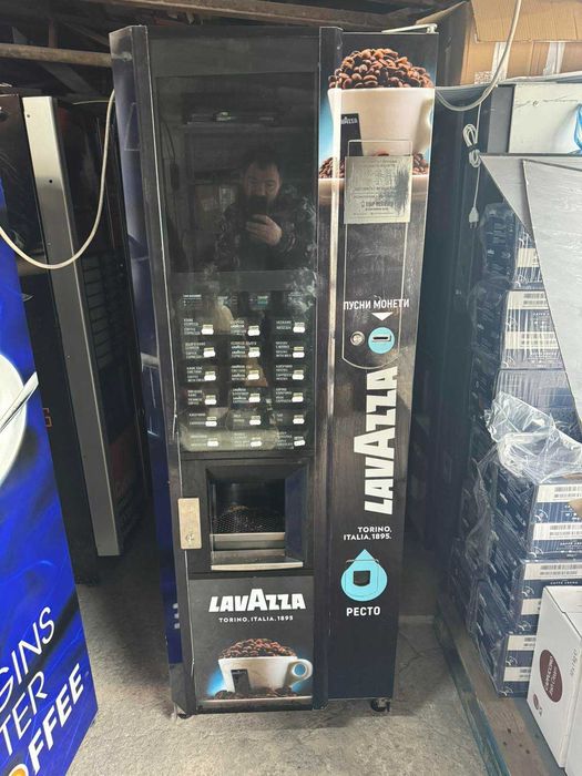 Кафемашина Astro с ТЪЧСКРИЙН!